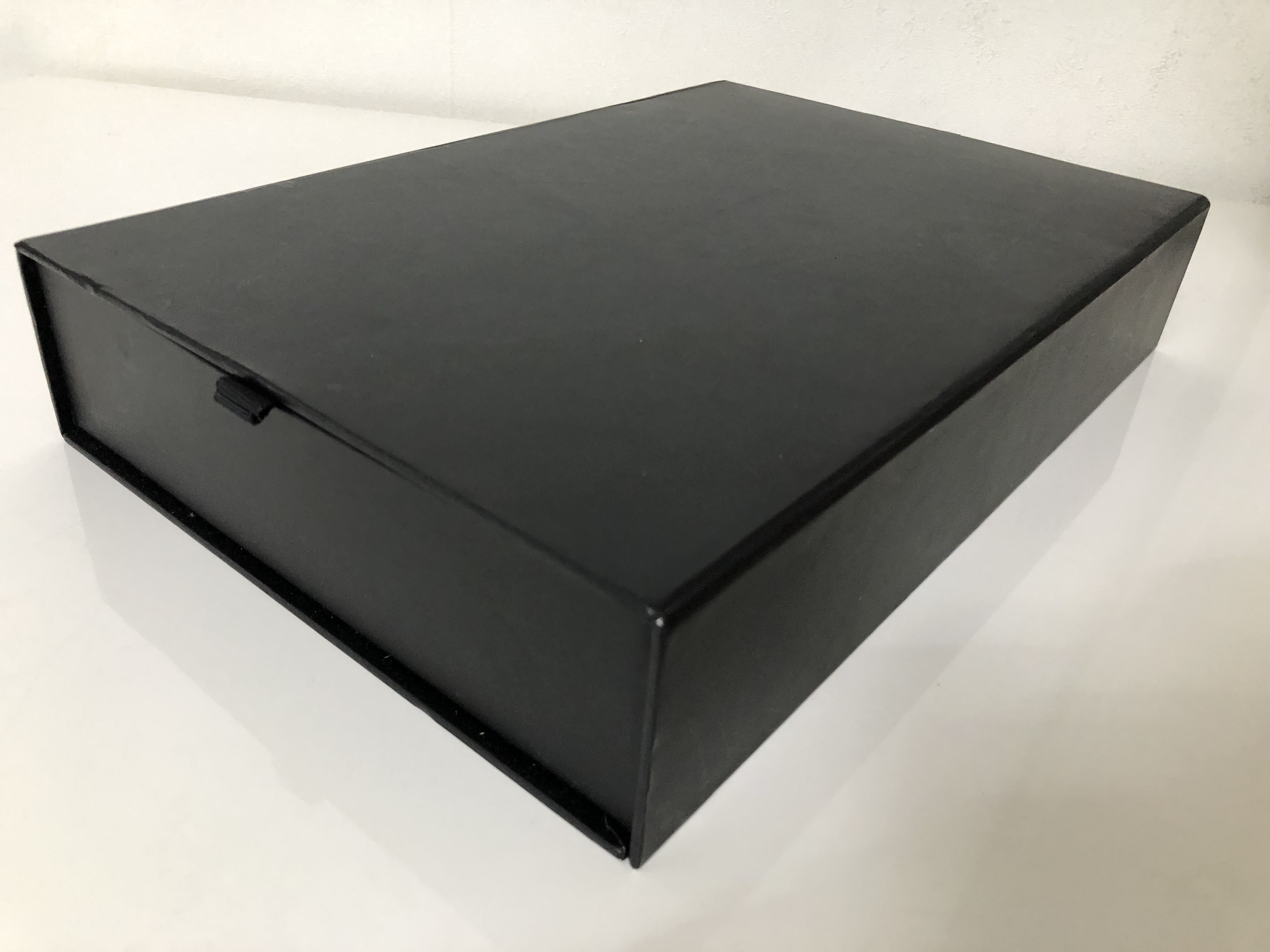 Coffret avec 3 plateaux de verres